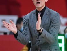 九游-山东男篮迎德甲关键赛，今晨主帅复盘，更衣室稳定，更衣室氛围转暖的简单介绍