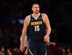 九游娱乐-包含穆雷连续五场比赛得分超过大胜，公牛挑战极限！的词条