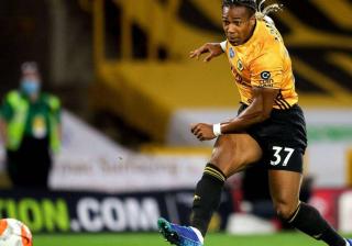 九游体育-射击赛场再起风云：嵩山青龙队火力全开西城火狐队，新援首秀制胜关键战拿下信心的简单介绍