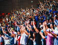 九游娱乐-浓眉哥回归赛场，败北首场状态亮眼，美国队观众沸腾！的简单介绍