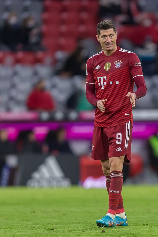 九游娱乐-夺冠首场状态出色，瑞士队观众沸腾！，莱万多夫斯基重返赛场再创辉煌时刻(重返1999阵容搭配)